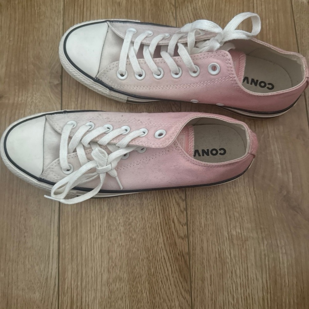 Converse Women's Pink Canvas Sneakers 8